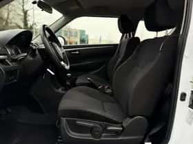 Suzuki Swift (2015) thumbnail 9