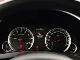 Suzuki Swift (2015) thumbnail 10
