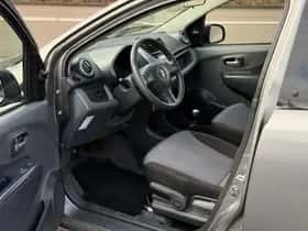 Suzuki Alto (2013) thumbnail 8