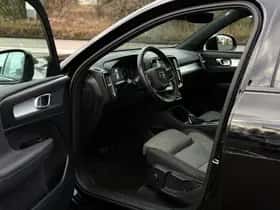 Volvo XC40 (2021) thumbnail 8