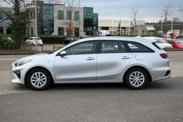 Kia Ceed (2021) thumbnail 2