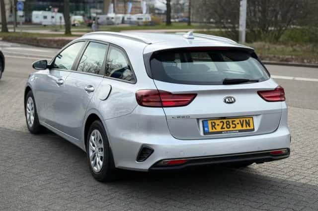 Kia Ceed (2021) thumbnail 3