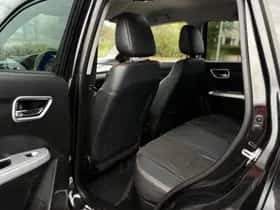 Suzuki Vitara (2015) thumbnail 24