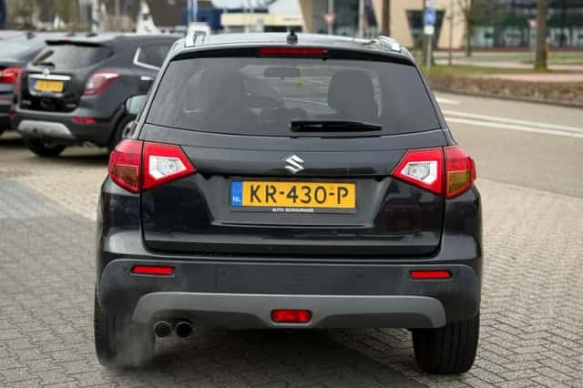 Suzuki Vitara (2015) thumbnail 4