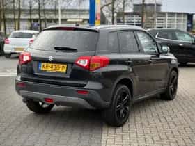 Suzuki Vitara (2015) thumbnail 5