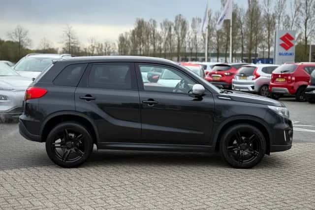 Suzuki Vitara (2015) thumbnail 6