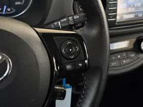 Toyota Yaris (2018) thumbnail 15
