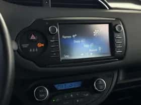 Toyota Yaris (2018) thumbnail 16