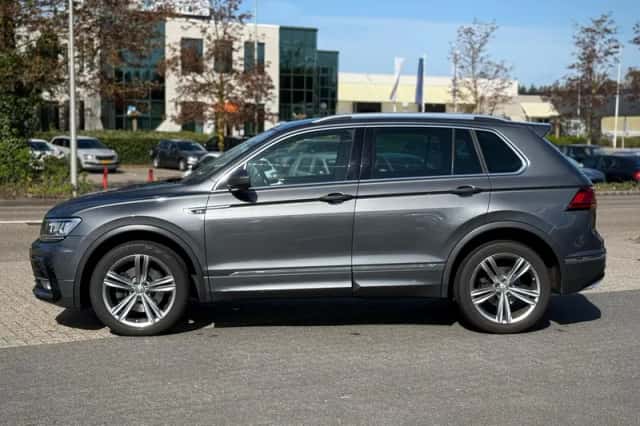 Volkswagen Tiguan (2018) thumbnail 2