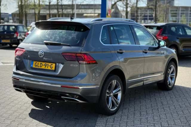 Volkswagen Tiguan (2018) thumbnail 5