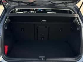Volkswagen Golf (2020) thumbnail 37