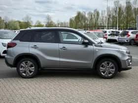 Suzuki Vitara (2023) thumbnail 6