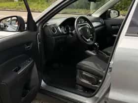 Suzuki Vitara (2023) thumbnail 8