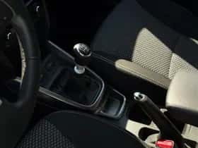 Suzuki Vitara (2022) thumbnail 21