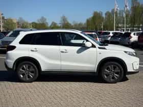 Suzuki Vitara (2022) thumbnail 6