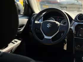 Suzuki Vitara (2022) thumbnail 10