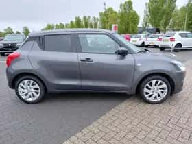 Suzuki Swift (2023) thumbnail 9