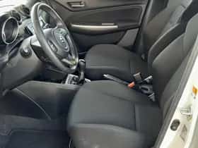 Suzuki Swift (2023) thumbnail 23