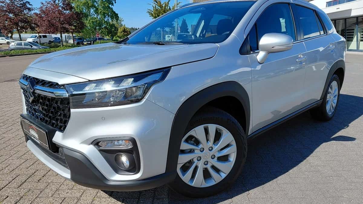 Suzuki S-CROSS (2025) — foto 1