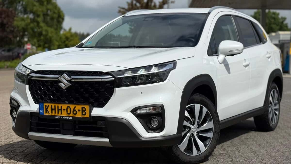 Suzuki S-CROSS (2023) — foto 1