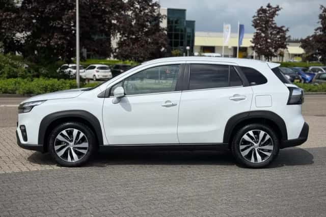Suzuki S-CROSS (2023) thumbnail 2