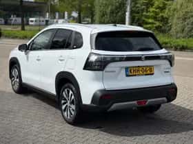 Suzuki S-CROSS (2023) thumbnail 3