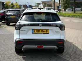 Suzuki S-CROSS (2023) thumbnail 4