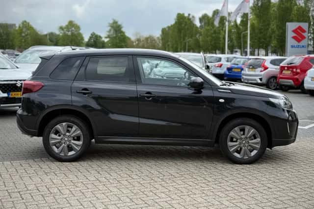 Suzuki Vitara (2025) thumbnail 6