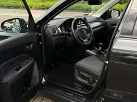 Suzuki Vitara (2025) thumbnail 8