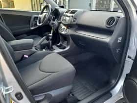 Toyota RAV4 (2012) thumbnail 16