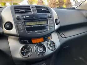 Toyota RAV4 (2012) thumbnail 18