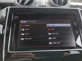 Suzuki Swift (2018) thumbnail 11