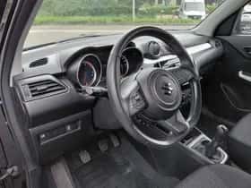 Suzuki Swift (2018) thumbnail 20