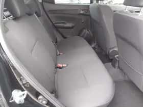 Suzuki Swift (2018) thumbnail 8