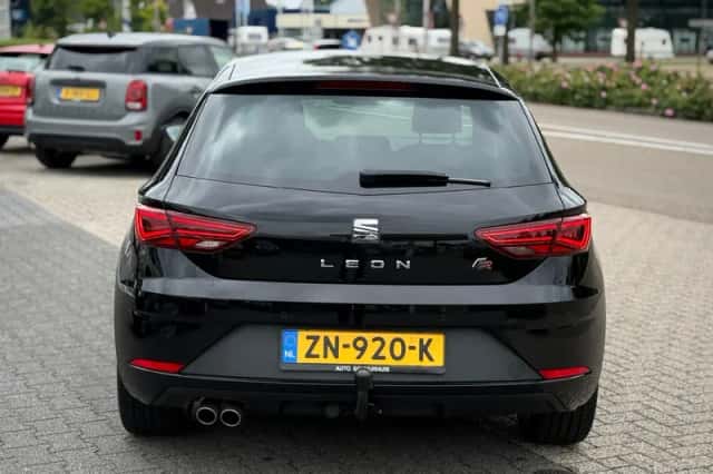 SEAT Leon (2019) thumbnail 4