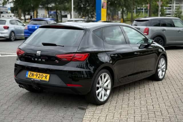 SEAT Leon (2019) thumbnail 5