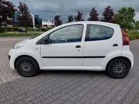 Peugeot 107 (2012) thumbnail 11