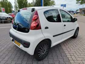 Peugeot 107 (2012) thumbnail 13