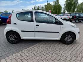 Peugeot 107 (2012) thumbnail 14