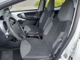 Peugeot 107 (2012) thumbnail 3