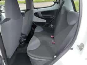 Peugeot 107 (2012) thumbnail 7