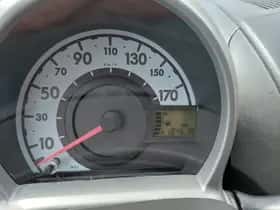Peugeot 107 (2012) thumbnail 8