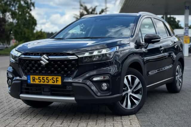 Suzuki S-CROSS (2022) thumbnail 1