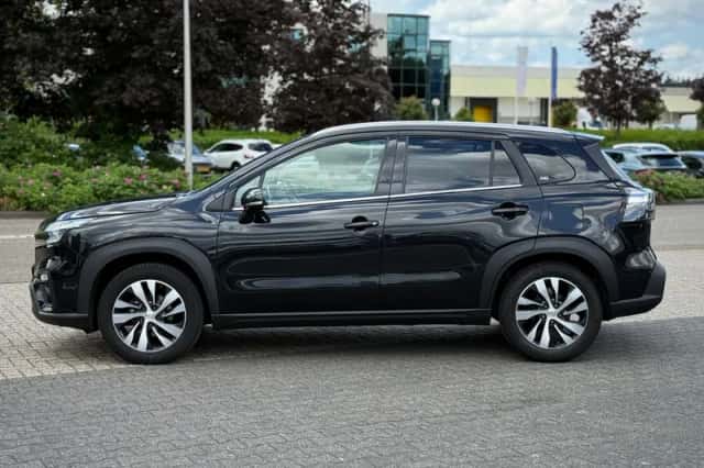 Suzuki S-CROSS (2022) thumbnail 2