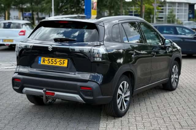 Suzuki S-CROSS (2022) thumbnail 5