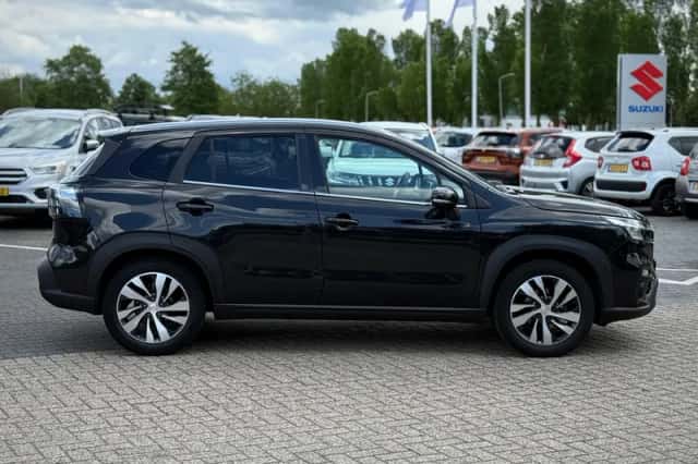 Suzuki S-CROSS (2022) thumbnail 6