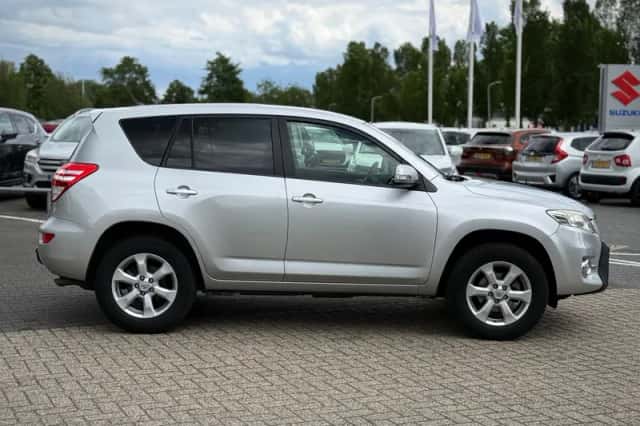 Toyota RAV4 (2012) thumbnail 6