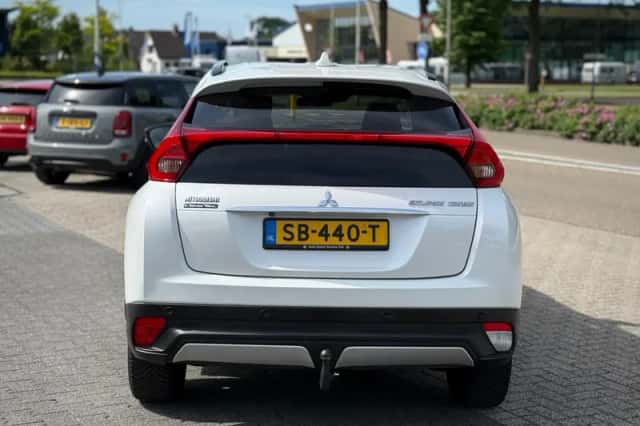 Mitsubishi Eclipse Cross (2018) thumbnail 4