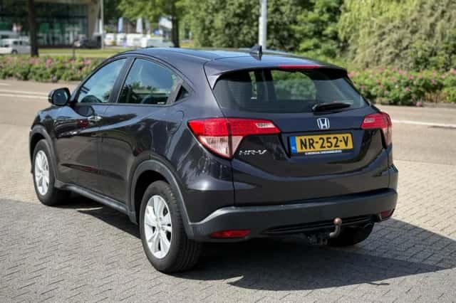 Honda HR-V (2017) thumbnail 3