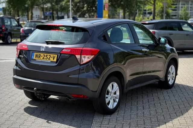 Honda HR-V (2017) thumbnail 5